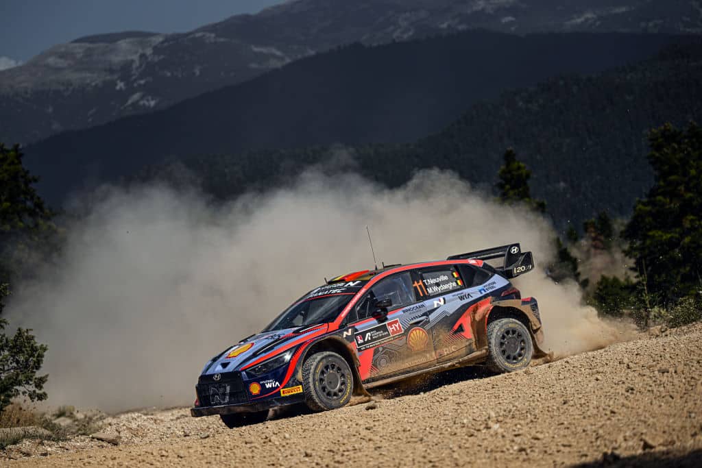 Thierry Neuville Kreikan MM-rallin voittoon! Kalle Rovanperältä jälleen huima temppu Thierry Neuville Kreikan MM-rallin voittoon! Kalle Rovanperältä jälleen huima temppu