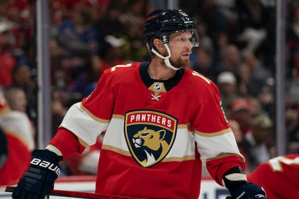 NHL-tähti Aleksander Barkov sai tuekseen kokeneen Stanley Cup-voittajan NHL-tähti Aleksander Barkov sai tuekseen kokeneen Stanley Cup-voittajan
