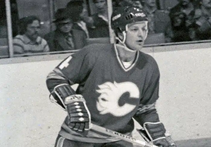 Pekka Rautakallio teki suomalaista NHL-historiaa – ensin ei päästetty ”itseään munaamaan” Pekka Rautakallio teki suomalaista NHL-historiaa – ensin ei päästetty ”itseään munaamaan”