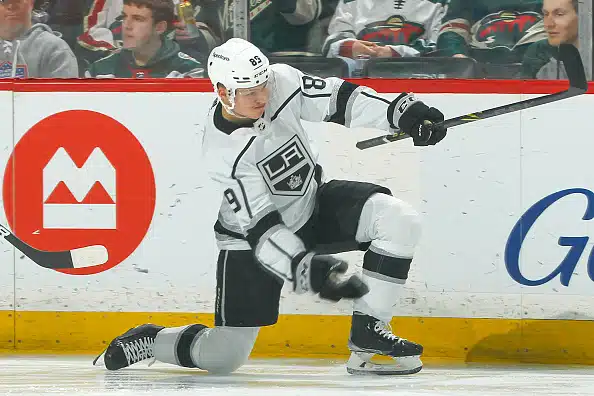 Rasmus Kupari korkkasi pistetilinsä NHL:ssä - Carolinan suomalaispelaajat kiikaritehoilla Rasmus Kupari korkkasi pistetilinsä NHL:ssä – Carolinan suomalaispelaajat kiikaritehoilla