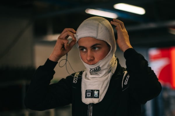 Mahtava näyttö nopeudesta: Tuukka Taponen takoi kaksi podiumsijoitusta Dubaissa Mahtava näyttö nopeudesta: Tuukka Taponen takoi kaksi podiumsijoitusta Dubaissa