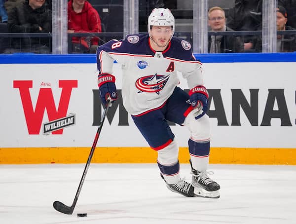 Columbuksen tärkeällä NHL-voitolla karmea hinta - tähtipuolustajan kausi on ohi! Columbuksen tärkeällä NHL-voitolla karmea hinta – tähtipuolustajan kausi on ohi!