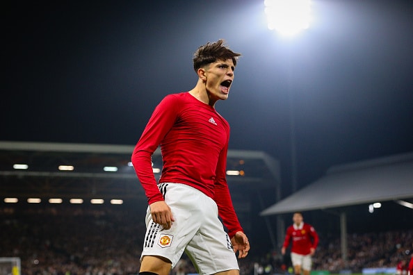 Manchester Unitedin komeettaa odottaa muhkea palkankorotus - liksa kymmenkertaistumassa Manchester Unitedin komeettaa odottaa muhkea palkankorotus – liksa kymmenkertaistumassa