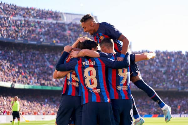 Vastustajan fanit piikittelivät tylysti kohun keskellä olevaa Barcelonaa Vastustajan fanit piikittelivät tylysti kohun keskellä olevaa Barcelonaa