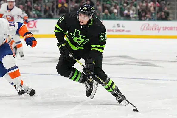Tämä hyökkääjä hämmästyttää NHL:ssä - ”Uskomatonta!” Tämä hyökkääjä hämmästyttää NHL:ssä – ”Uskomatonta!”