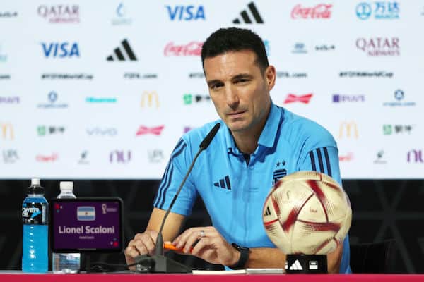 Argentiinan valmentaja haastaa Pep Guardiolan ja Carlo Ancelottin Argentiinan valmentaja haastaa Pep Guardiolan ja Carlo Ancelottin