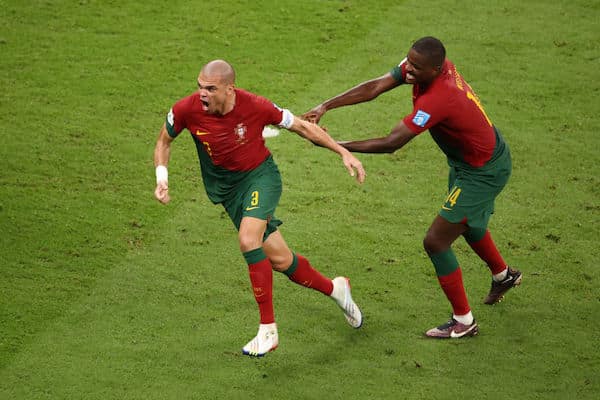 Portugalin tähti pelasi pahasti loukkaantuneena ratkaisuottelussa Portugalin tähti pelasi pahasti loukkaantuneena ratkaisuottelussa