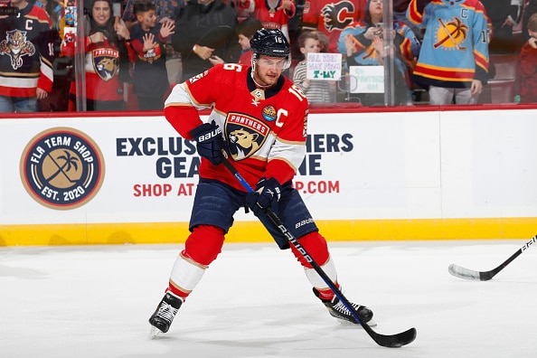 Aleksander Barkov tehoili huipputärkeässä voitossa - Panthers trilleritunnelmissa: ”On vain jatkettava voittamista” Aleksander Barkov tehoili huipputärkeässä voitossa – Panthers trilleritunnelmissa: ”On vain jatkettava voittamista”