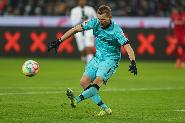 Lukas Hradecky – ”En mä olutta ennen matsia kittaa, vaikka moni luulee” Lukas Hradecky – ”En mä olutta ennen matsia kittaa, vaikka moni luulee”
