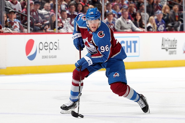 Taas tärähti kaksi lisää - Mikko Rantanen taistelee NHL:n maalipörssin voitosta Taas tärähti kaksi lisää – Mikko Rantanen taistelee NHL:n maalipörssin voitosta