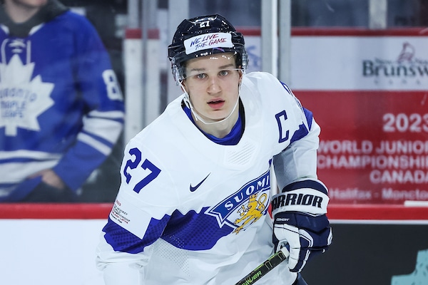 Nuoret Leijonat otti loistavan startin Ruotsi-otteluun! Oliver Kapanen iski avausmaalin Nuoret Leijonat otti loistavan startin Ruotsi-otteluun! Oliver Kapanen iski avausmaalin