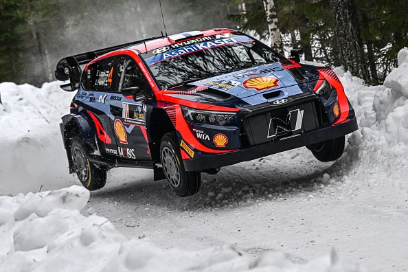 Esapekka Lappi tunaroi Ruotsin MM-rallissa (e6) – C Moren asiantuntija läksytti suorassa lähetyksessä: "Se sattuu" Esapekka Lappi tunaroi Ruotsin MM-rallissa (e6) – C Moren asiantuntija läksytti suorassa lähetyksessä: ”Se sattuu”