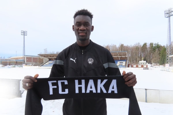FC Hakan mysteeritestimies yllätti sopimuksen arvoisesti – ”Voi pojat” FC Hakan mysteeritestimies yllätti sopimuksen arvoisesti – ”Voi pojat”