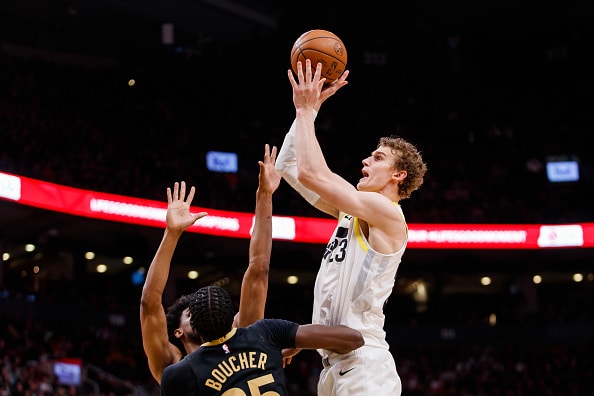 Lauri Markkanen hurjasteli hirmutehot harjoitusottelussa Lauri Markkanen hurjasteli hirmutehot harjoitusottelussa