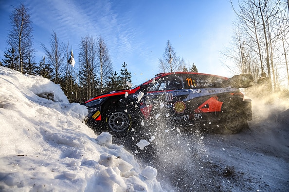 EK17: Thierry Neuville repäisi hirmuvedon – palkintopalli karkasi Kalle Rovanperältä EK17: Thierry Neuville repäisi hirmuvedon – palkintopalli karkasi Kalle Rovanperältä