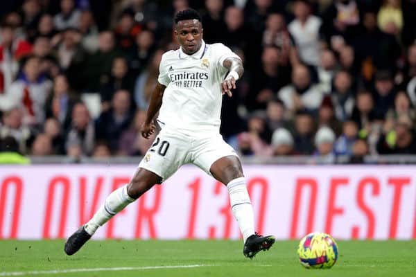Real Madrid julkisti jättisopimuksen Real Madrid julkisti jättisopimuksen