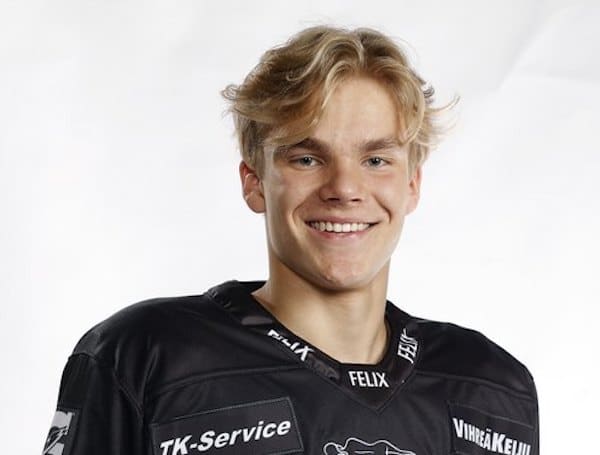 IS: Siirtopommi - HIFK nappasi todellisen superlupauksen toisesta SM-liigaseurasta IS: Siirtopommi – HIFK nappasi todellisen superlupauksen toisesta SM-liigaseurasta