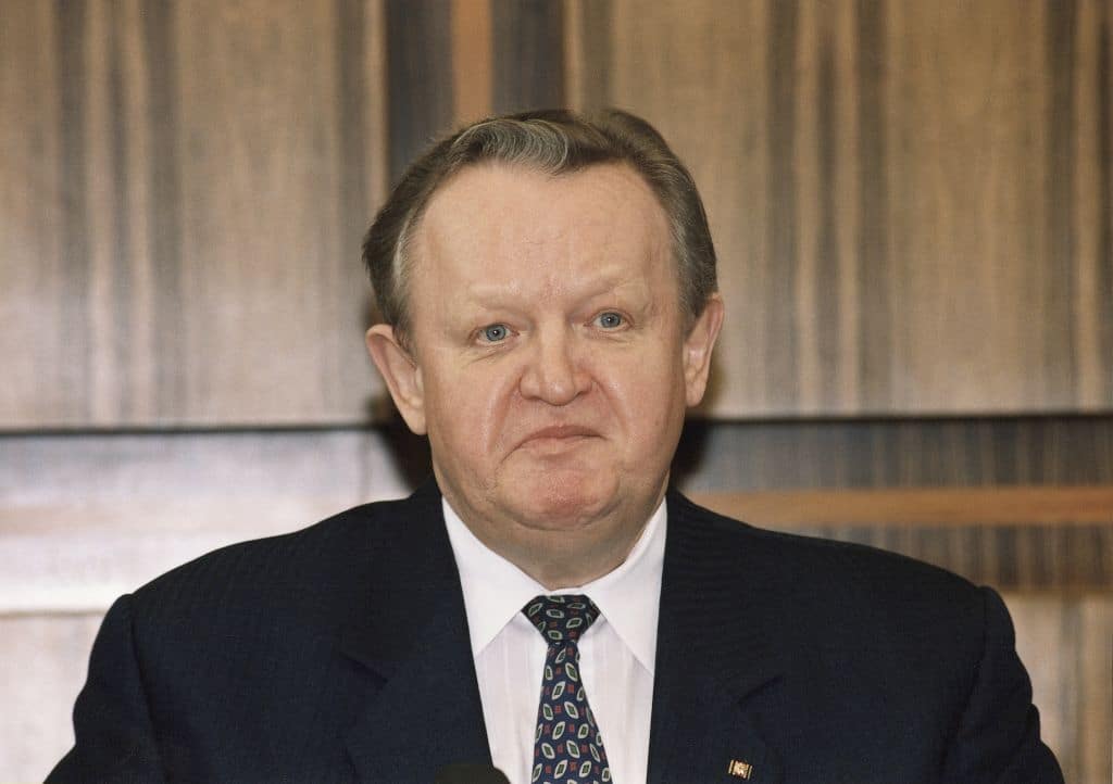Martti Ahtisaari teki erikoista jalkapallohistoriaa Martti Ahtisaari teki erikoista jalkapallohistoriaa