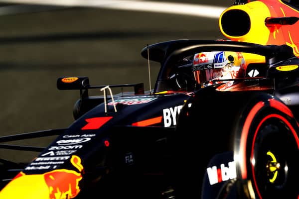Kimi Räikkösen ex-tallikaveri esitti tiukan väitteen ”F1-robotista”: näin monta mestaruutta putkeen Kimi Räikkösen ex-tallikaveri esitti tiukan väitteen ”F1-robotista”: näin monta mestaruutta putkeen
