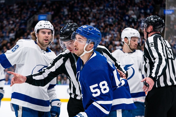 Törkytaklaus toi pitkän pelikiellon NHL:ssä Törkytaklaus toi pitkän pelikiellon NHL:ssä