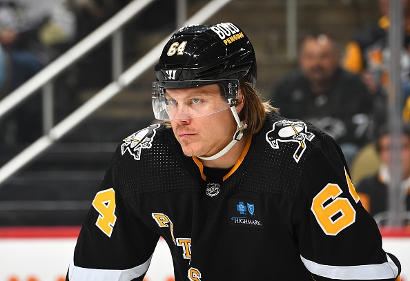 Potkut? Mikael Granlundille povataan kovaa kohtaloa NHL:ssä Potkut? Mikael Granlundille povataan kovaa kohtaloa NHL:ssä