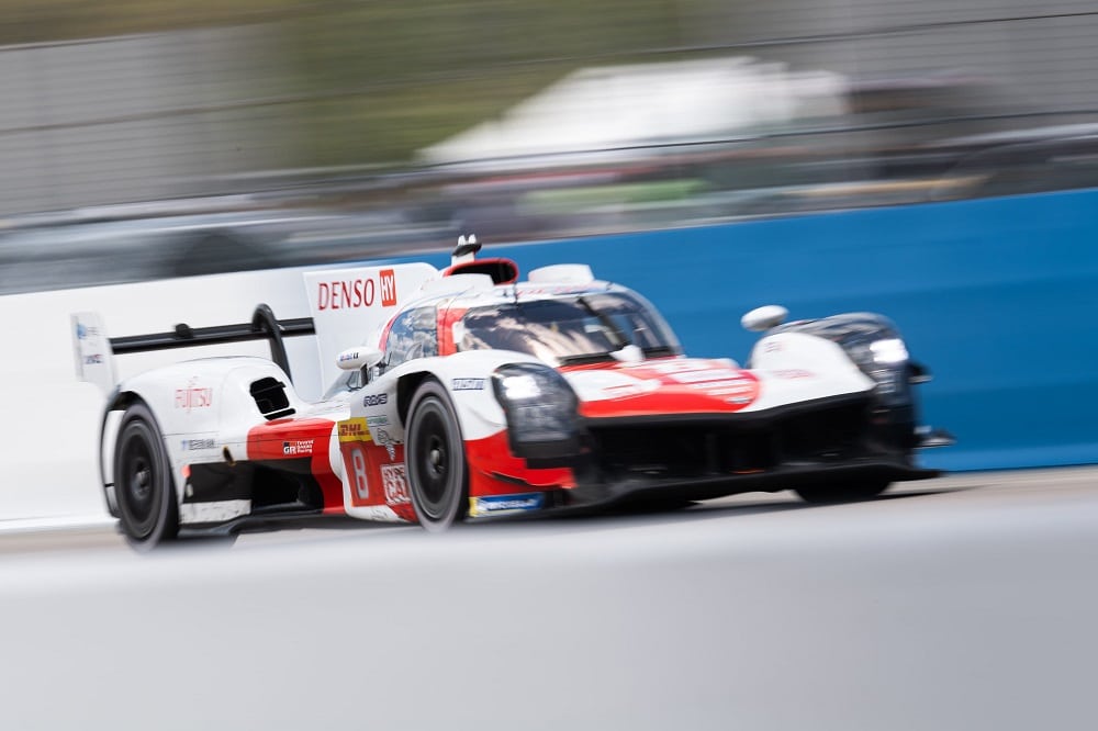 Japanin entinen F1-kuski nappaa voittoja Toyotalla Japanin entinen F1-kuski nappaa voittoja Toyotalla