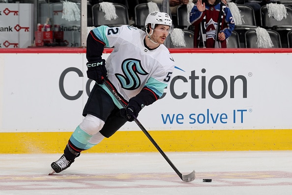 Nyt oli satumainen NHL-debyytti: iso maali ensimmäisellä laukauksella Coloradon reppuun Nyt oli satumainen NHL-debyytti: iso maali ensimmäisellä laukauksella Coloradon reppuun