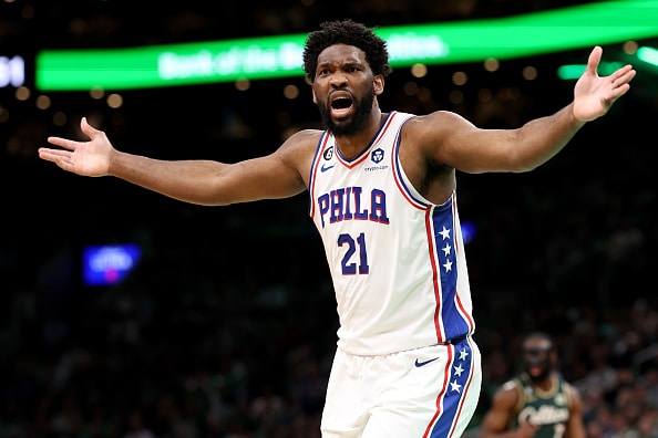 Tähtisentteri hurjasteli Boston Celticsin kotiyleisön hiljaiseksi Tähtisentteri hurjasteli Boston Celticsin kotiyleisön hiljaiseksi