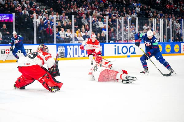 USA:n Stanley Cup-voittaja latasi tavoitteen kuin apteekin hyllyltä - ja puhui kauniisti Suomesta USA:n Stanley Cup-voittaja latasi tavoitteen kuin apteekin hyllyltä – ja puhui kauniisti Suomesta