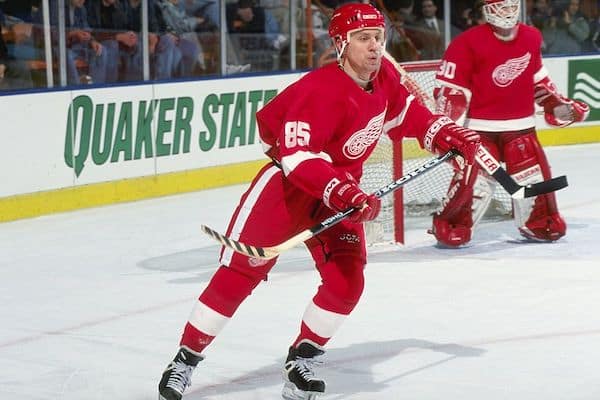 Jääkiekon dopingkäry: yksi kärähtäneistä on juuri menehtyneen NHL-legendan poika Jääkiekon dopingkäry: yksi kärähtäneistä on juuri menehtyneen NHL-legendan poika