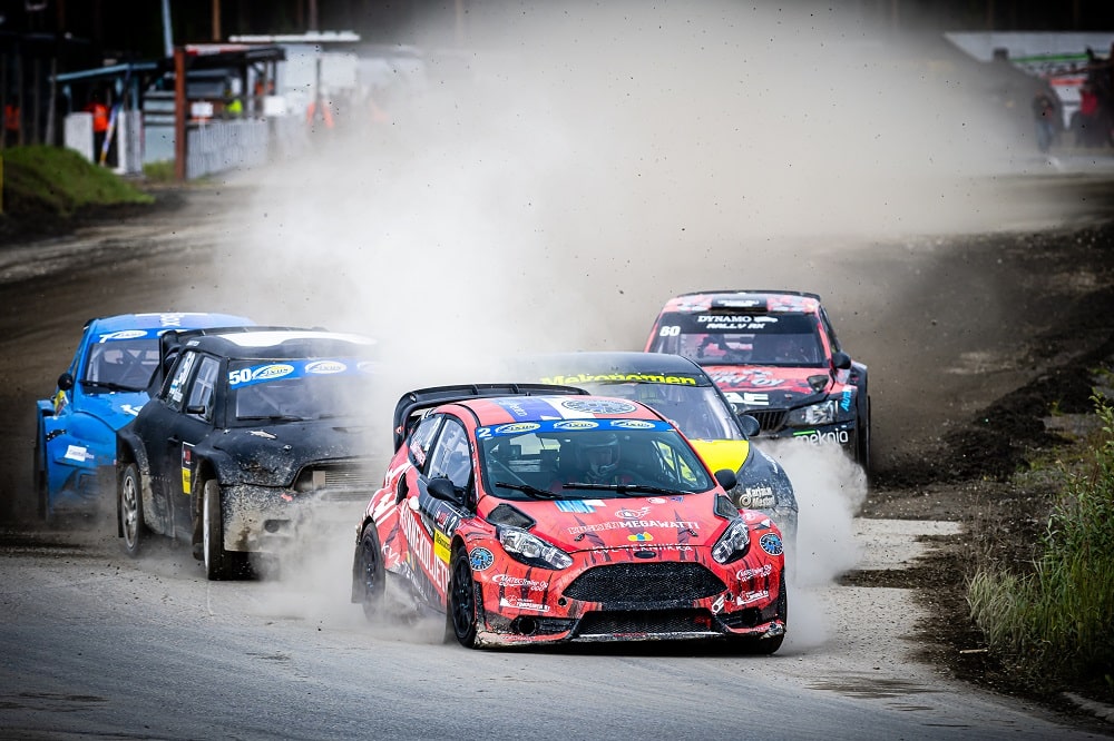 Legendaarisella Ahveniston radalla rallicrossia pitkän tauon jälkeen Legendaarisella Ahveniston radalla rallicrossia pitkän tauon jälkeen