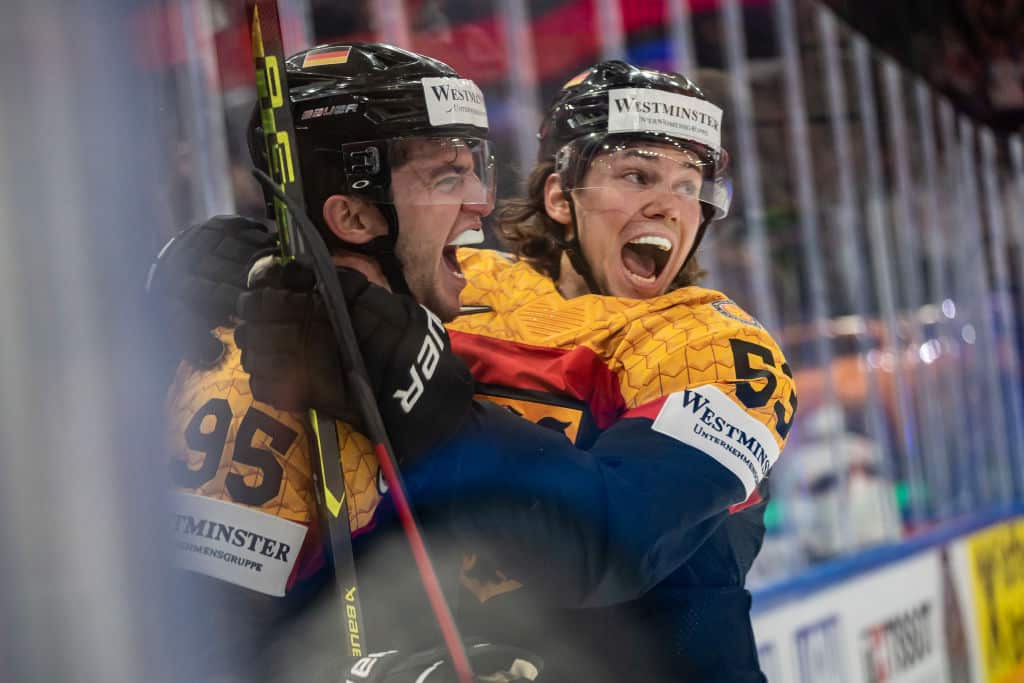 Karu totuus – jääkiekon MM-finaali kaukana ykkösuutisesta Saksassa ja Kanadassa Karu totuus – jääkiekon MM-finaali kaukana ykkösuutisesta Saksassa ja Kanadassa