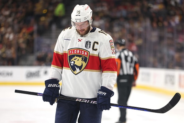 NHL-legenda on huolissaan Aleksander Barkovin tilanteesta NHL-legenda on huolissaan Aleksander Barkovin tilanteesta