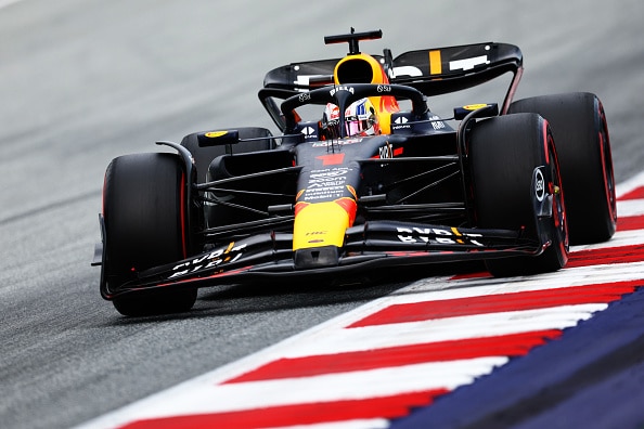 Max Verstappen teki sen taas - Valtteri Bottaksella umpisurkea viikonloppu Max Verstappen teki sen taas – Valtteri Bottaksella umpisurkea viikonloppu