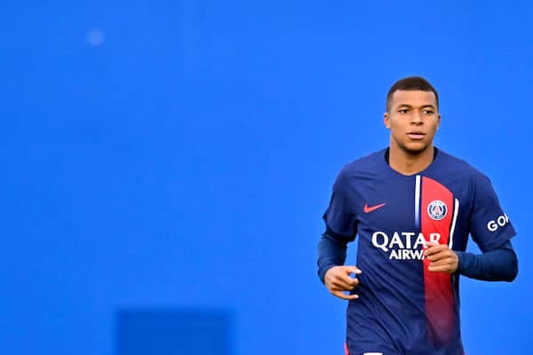 Seurapomo teki sensaatiomaisen paljastuksen Kylian Mbappen tilanteesta Seurapomo teki sensaatiomaisen paljastuksen Kylian Mbappen tilanteesta