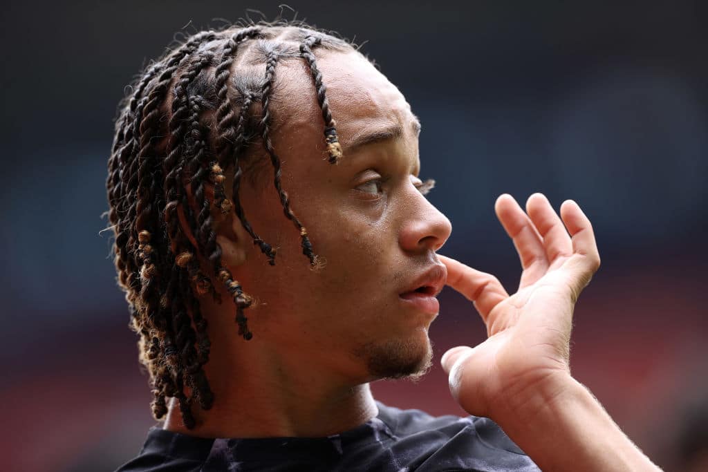 Arsenal pestaamassa Hollannin MM-kisapelaajan Arsenal pestaamassa Hollannin MM-kisapelaajan