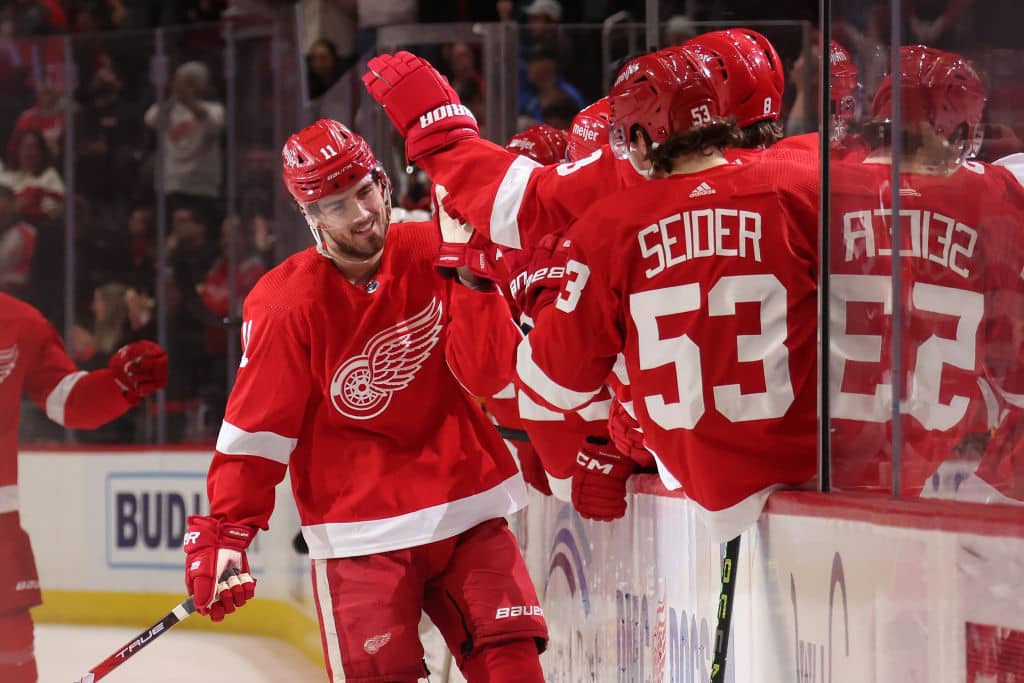 Detroit Red Wings liitää voittoputkessa - maalitykki mässäili hattutempulla Detroit Red Wings liitää voittoputkessa – maalitykki mässäili hattutempulla
