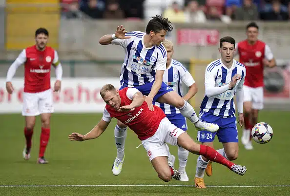 HJK:n valmentaja lähetti Cola-terveiset Antti Muuriselle HJK:n valmentaja lähetti Cola-terveiset Antti Muuriselle