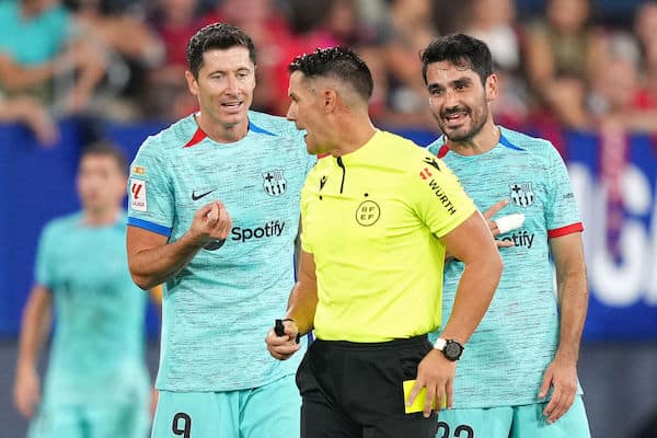 Täpärälle meni - Robert Lewandowski pelasti FC Barcelonan nöyryytykseltä Täpärälle meni – Robert Lewandowski pelasti FC Barcelonan nöyryytykseltä