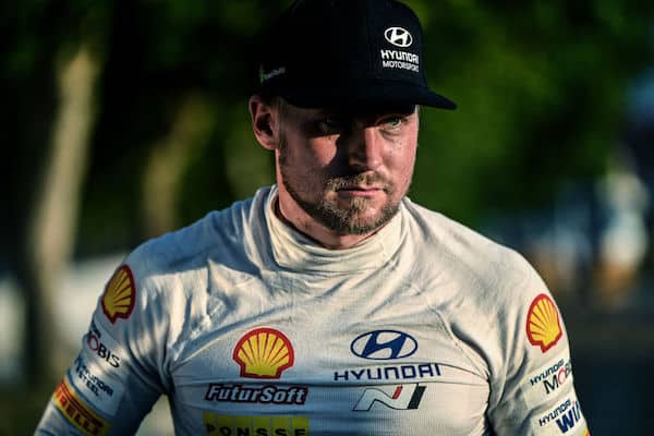 Esapekka Lappi haukkui järjestäjät pystyyn: ”Todella p*skaa!” Esapekka Lappi haukkui järjestäjät pystyyn: ”Todella p*skaa!”