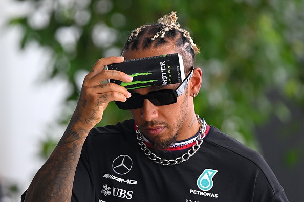 Lewis Hamilton säästi Mersu-pomon kauhulta Lewis Hamilton säästi Mersu-pomon kauhulta