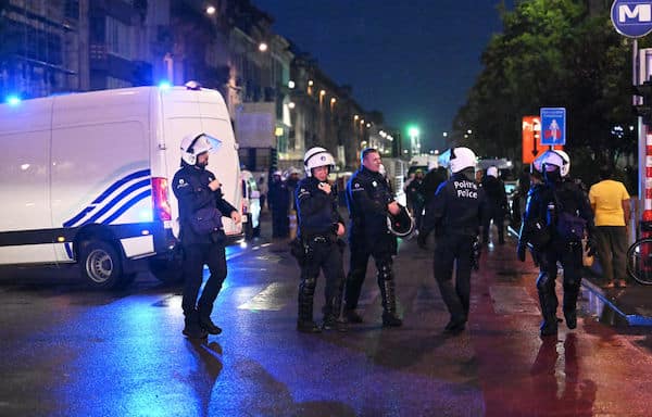 Kaksi ruotsalaista murhattiin ennen EM-karsintaottelua - tekijä kertoi kuuluvansa islamistiseen äärijärjestöön Kaksi ruotsalaista murhattiin ennen EM-karsintaottelua – tekijä kertoi kuuluvansa islamistiseen äärijärjestöön