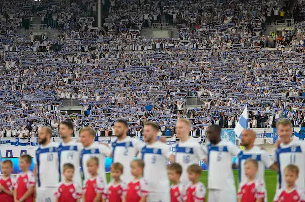 Suora EM-kisapaikka meni siinä - Kazakstan kaatoi jääkylmää vettä Huuhkajien niskaan Olympiastadionilla Suora EM-kisapaikka meni siinä – Kazakstan kaatoi jääkylmää vettä Huuhkajien niskaan Olympiastadionilla
