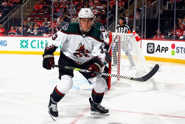 NHL-pelaaja uhmasi liigan asettamaa kohusääntöä - NHL arvioi tilannetta myöhemmin NHL-pelaaja uhmasi liigan asettamaa kohusääntöä – NHL arvioi tilannetta myöhemmin