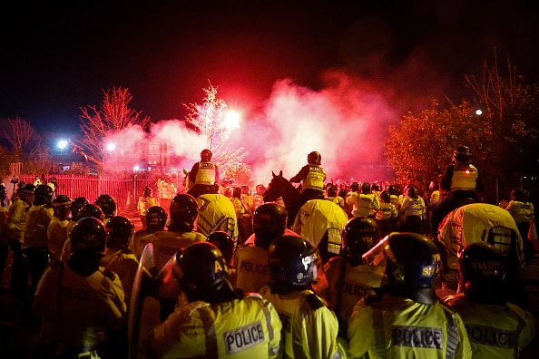 Vierasjoukkueen riehuvia faneja ei päästetty stadionille - ”Aston Villa kiittää poliisia” Vierasjoukkueen riehuvia faneja ei päästetty stadionille – ”Aston Villa kiittää poliisia”