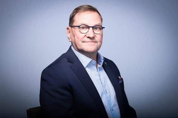 Jääkiekkoliitto sai uuden pomon - voitti äänestyksen selkeästi Jääkiekkoliitto sai uuden pomon – voitti äänestyksen selkeästi