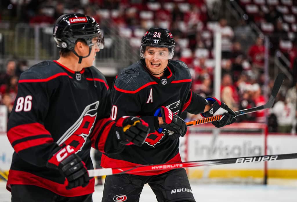 Teuvo Teräväinen rikkoi haamurajan NHL:ssä – muitakin suomalaismaaleja Teuvo Teräväinen rikkoi haamurajan NHL:ssä – muitakin suomalaismaaleja