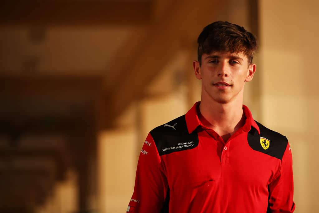 Veljekset tallikavereiksi? Charles Leclercin pikkuveli testasi Ferrarin F1-autoa Veljekset tallikavereiksi? Charles Leclercin pikkuveli testasi Ferrarin F1-autoa
