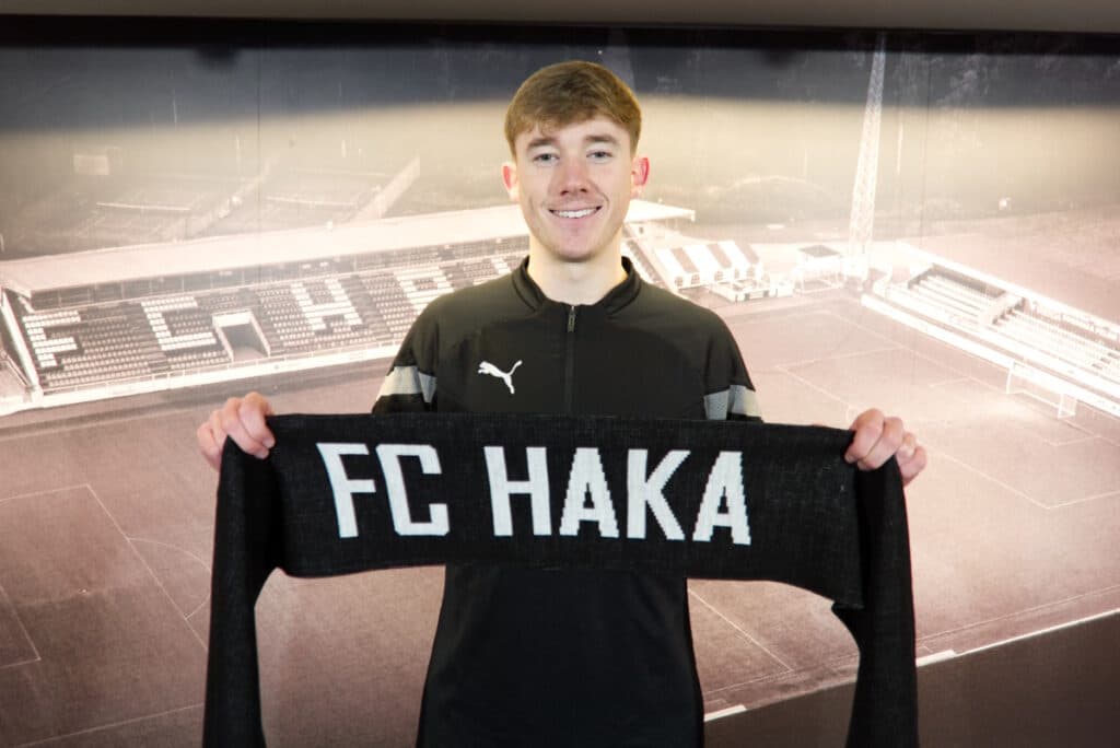 Veikkausliigajoukkue hankki maajoukkuevahdin Liverpoolista Veikkausliigajoukkue hankki maajoukkuevahdin Liverpoolista