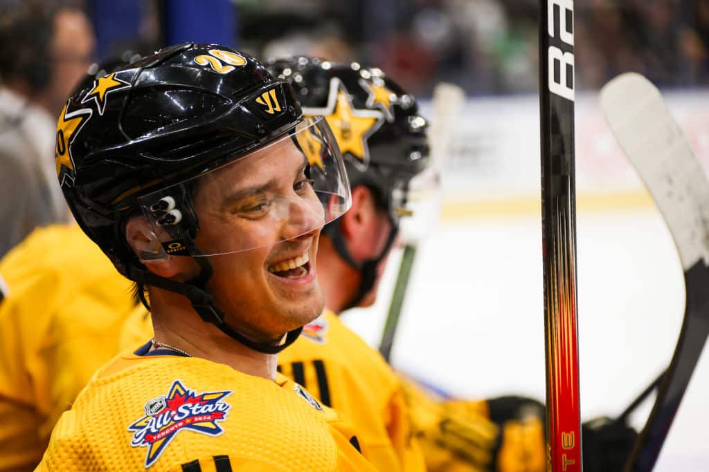 Sebastian Aho sanoi sen suoraan – ei pitänyt kohtelustaan NHL:n tähdistötapahtumassa Sebastian Aho sanoi sen suoraan – ei pitänyt kohtelustaan NHL:n tähdistötapahtumassa